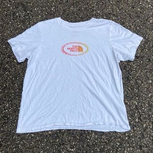 The North Face Center Logo Graphic T-shirt Berkeley Women’s Large